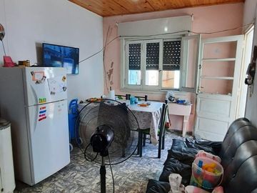 OPORT: CASA DE 315 M2 A RECICLAR 100%