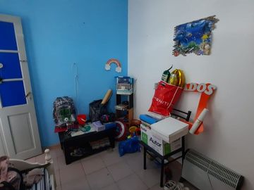 OPORT: CASA DE 315 M2 A RECICLAR 100%