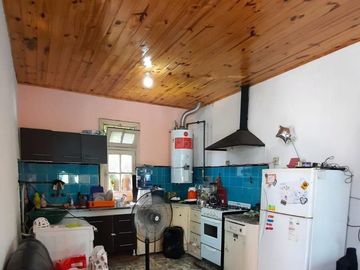 OPORT: CASA DE 315 M2 A RECICLAR 100%