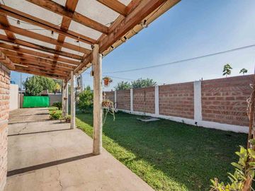 Casa 2 Dorm c/ Parque y Parrilla – Guernica