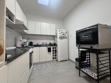 VENTA PH 2 AMBIENTES PATIO C/ COCHERA SIN EXPENSAS