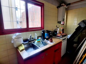 Oficina céntrica de dos ambientes con terraza