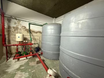 VENTA DE DEPOSITO CON OFICINAS BARRACAS MIXTURA 2