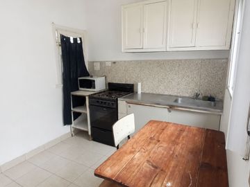 ALQUILER PH 2 AMB - PATIO - ZONA DORREGO Y ALBERTI