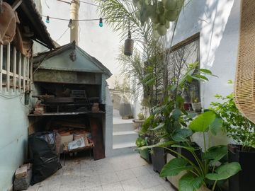 VENTA CASA 5 AMBIENTES BOEDO CON PATIO Y COCHERA