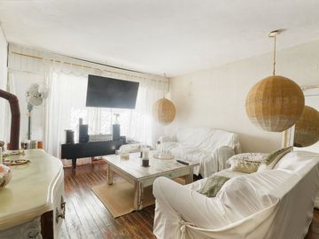 VENTA CASA 5 AMBIENTES BOEDO CON PATIO Y COCHERA