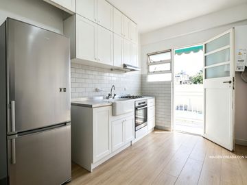 VENTA DPTO 4 DORMITORIOS COCHERA BALCON EN FLORES