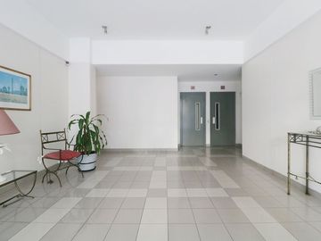 VENTA DPTO 4 DORMITORIOS COCHERA BALCON EN FLORES