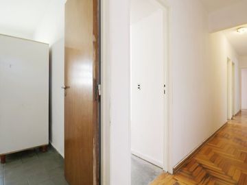 VENTA DPTO 4 DORMITORIOS COCHERA BALCON EN FLORES