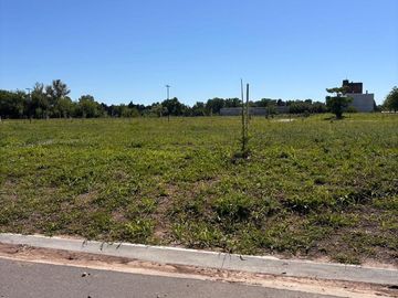 Venta Lote Barrio La Posta Pilar 388m2