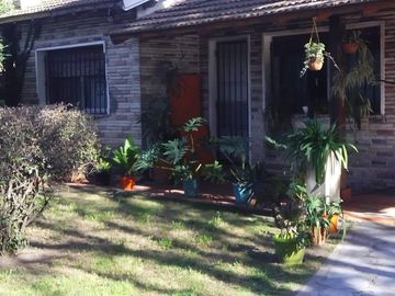 Venta de Casaquinta con pileta en Tortuguitas