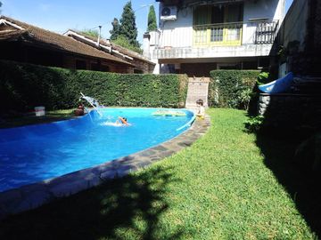 Venta de Casaquinta con pileta en Tortuguitas