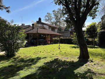Venta de Casaquinta con pileta en Tortuguitas