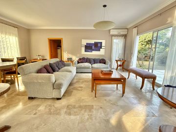 VENTA CASA 5 AMB  CON PILETA COUNTRY LOS CARDALES