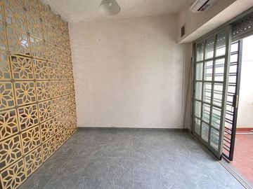 VENTA MONOAMBIENTE CON PATIO APTO CREDITO