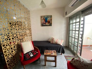 VENTA MONOAMBIENTE CON PATIO APTO CREDITO