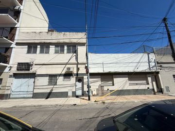 Deposito doble lote Venta Parque avellaneda