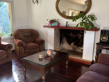 CASA 2 DORMITORIOS CON ESTUDIO LOS ALGARROBOS