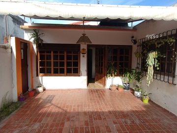 CASA EN VENTA 3 DORMI, PATIO, EN ZONA NORTE RIO