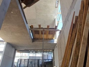 VENTA LOCAL COMERCIAL - A ESTRENAR - ZONA CENTRO