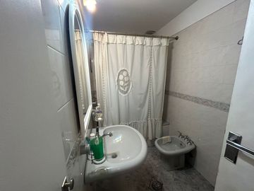 VENDE CASA 4 AMB PILETA- POSIBILIDAD 2DA VIVIENDA