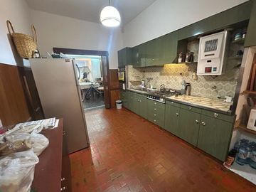 VENDE CASA 4 AMB PILETA- POSIBILIDAD 2DA VIVIENDA
