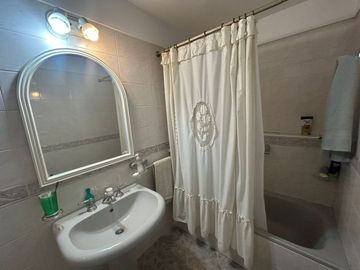 VENDE CASA 4 AMB PILETA- POSIBILIDAD 2DA VIVIENDA