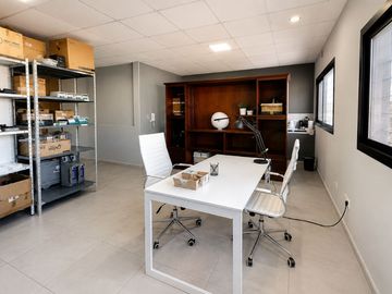 DEPOSITO CON OFICINAS EN VENTA LOMAS DE ZAMORA
