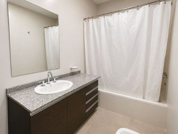 DEPOSITO CON OFICINAS EN VENTA LOMAS DE ZAMORA