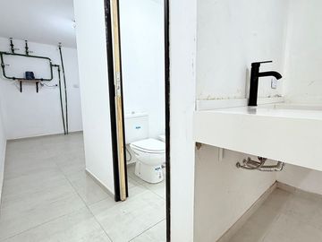 CASA EN VENTA LA REJA 4 HABITACIONES PILETA