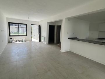 DUPLEX EN VENTA 3 DORM B°GOLF V.NUEVA 1° CATEGORIA