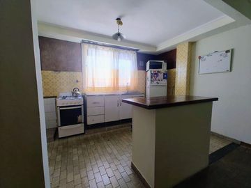 VENTA GALPON Y PH 3 AMBIENTES LOMAS DE ZAMORA