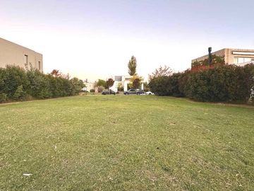 Lote a la laguna en San Francisco, Villanueva