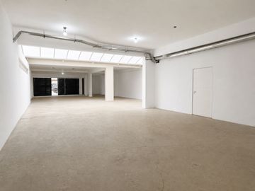 VENTA LOCAL 289 m2 S. TELMO VARIOS USOS 4 VIENTOS