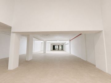 VENTA LOCAL 289 m2 S. TELMO VARIOS USOS 4 VIENTOS