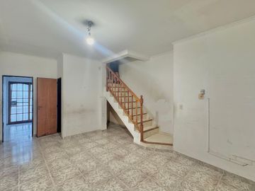PH TIPO CASA 3 AMB EN VENTA EN ZONA FLORES COMER
