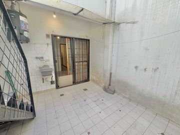 PH TIPO CASA 3 AMB EN VENTA EN ZONA FLORES COMER