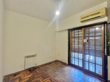 PH TIPO CASA 3 AMB EN VENTA EN ZONA FLORES COMER