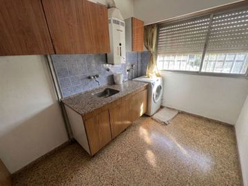 Casa 3 dormitorios Venta Sarandí Cochera y Jardin