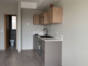 MONOAMBIENTE EN ALQUILER A ESTRENAR, LANUSITA