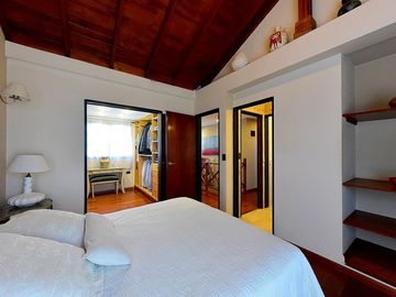 VENTA CASA EN ITUZAINGÓ, 4 AMB CON PATIO Y PILETA