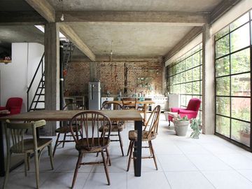 VENTA CASA ESTILO INDUSTRIAL C JARDÍN P. CHACABUCO