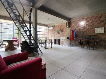 VENTA CASA ESTILO INDUSTRIAL C JARDÍN P. CHACABUCO