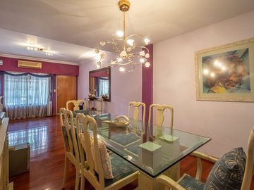 Venta casa triplex 5amb 2cocheras - Villa Urquiza