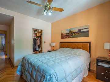 Venta casa triplex 5amb 2cocheras - Villa Urquiza