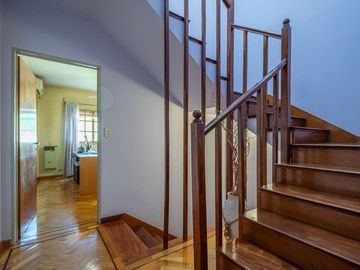 Venta casa triplex 5amb 2cocheras - Villa Urquiza