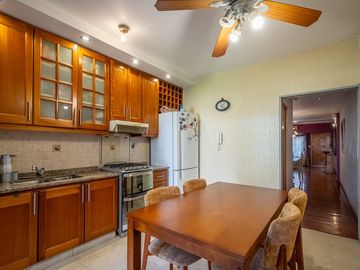 Venta casa triplex 5amb 2cocheras - Villa Urquiza