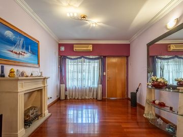 Venta casa triplex 5amb 2cocheras - Villa Urquiza