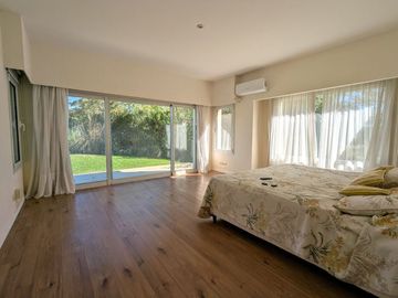 Venta casa 4 dormitorios pileta La Isla Nordelta