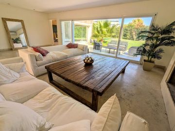 Venta casa 4 dormitorios pileta La Isla Nordelta